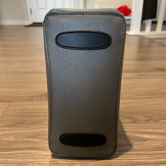 NWT : Gray/Black handbag - Picture 7 of 13